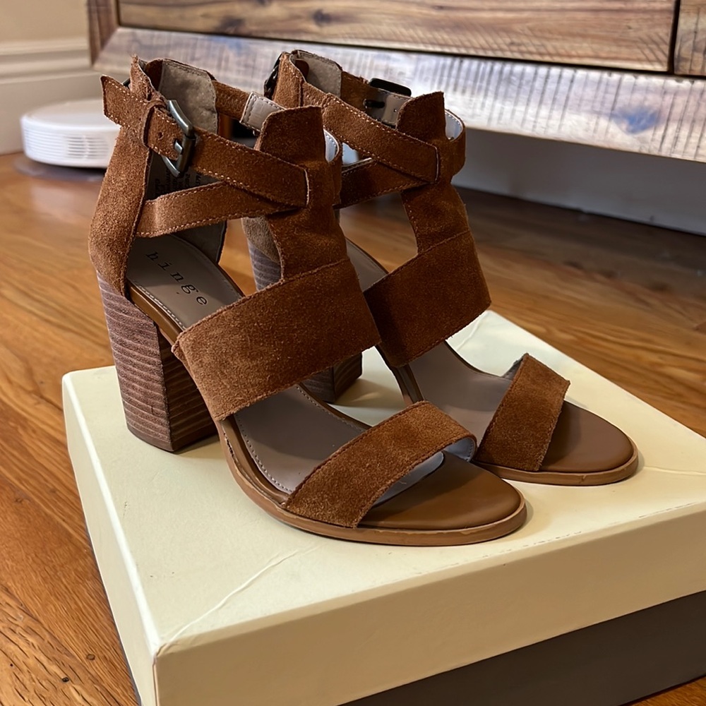 Hinge suede sandals